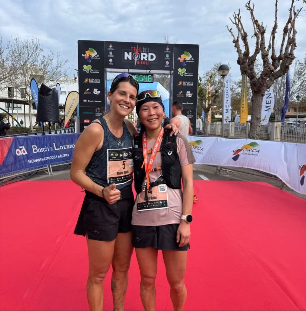 (Fotos) La Trail del Nord desafía al mal tiempo y corona a Kaline Osaki y Benjamin Roubiol como campeones