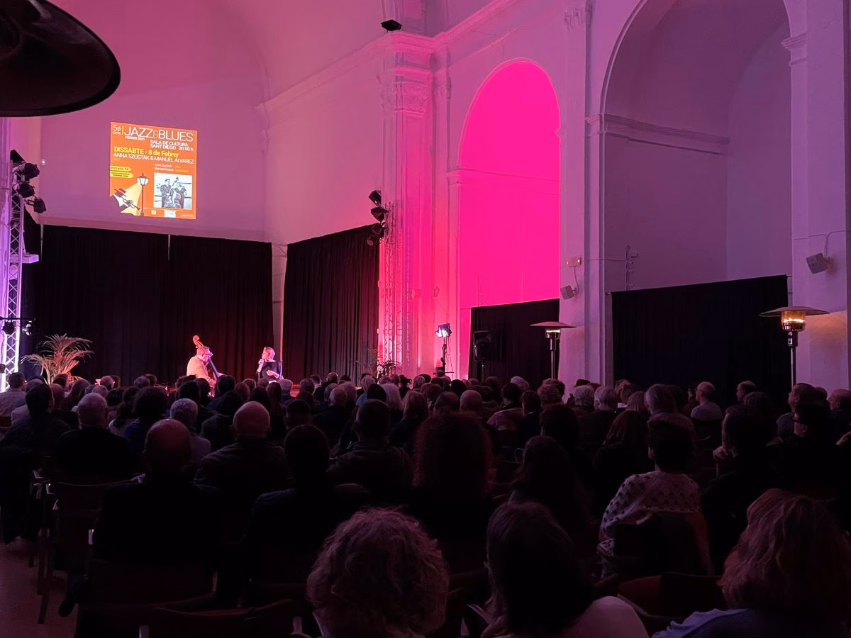 Éxito de público en la actuación de Anna Szostak & Manuel Álvarez en Alaior