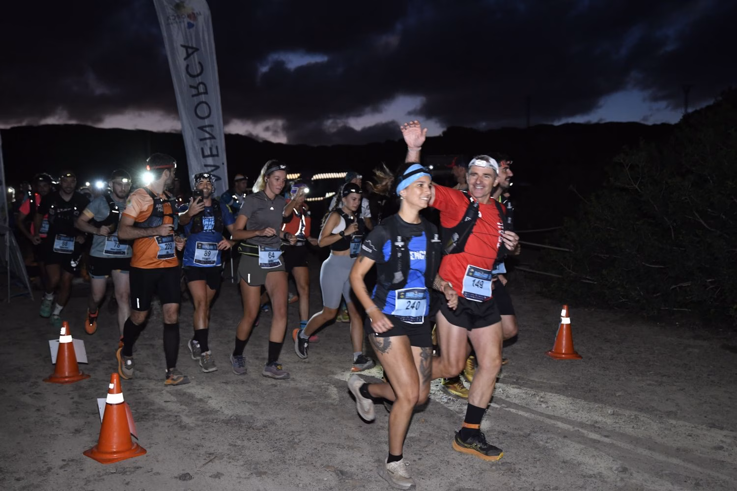 (Fotos) Mari Allès y Xavi Villalonga reinan en la oscuridad