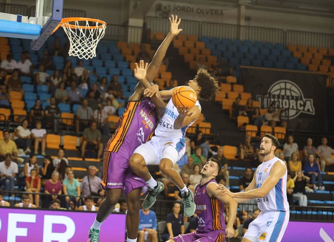 El Hestia Menorca conquista el Trofeu Illes Balears