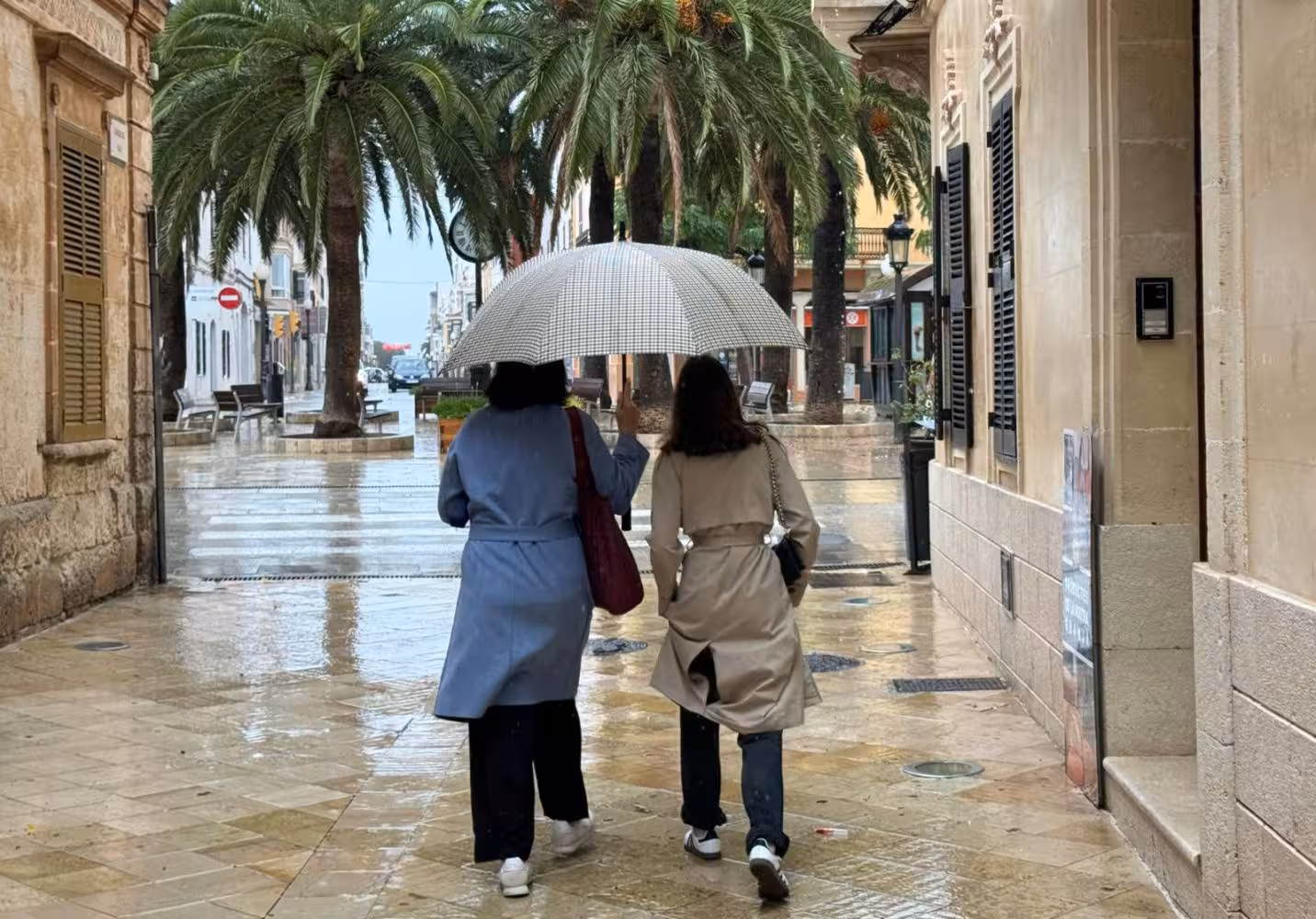 Doble alerta naranja este viernes en Menorca: se esperan tormentas y fuertes lluvias de hasta 120 l/m2
