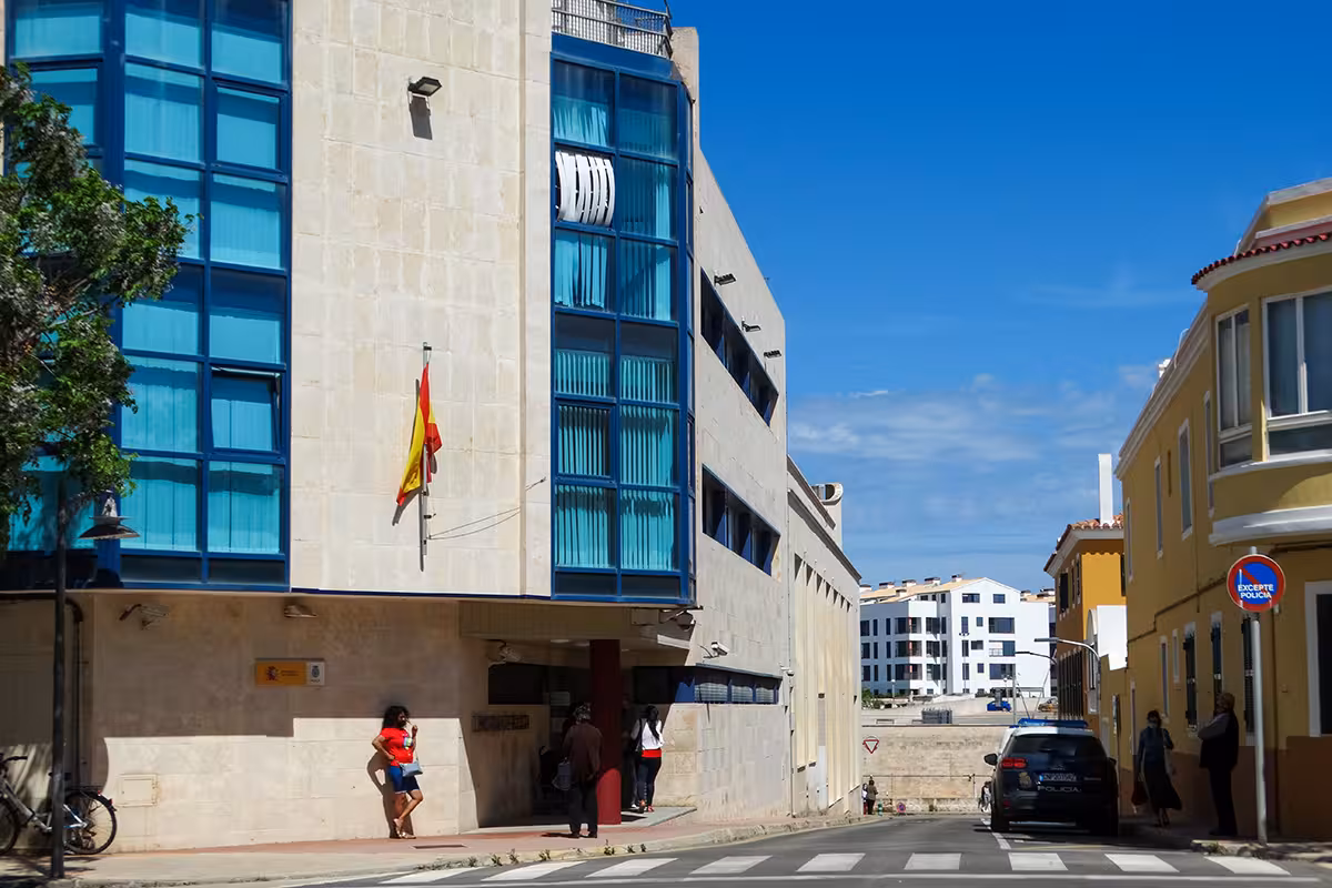 4.008 euros de multa por empadronar ilegalmente a extranjeros en Ciutadella