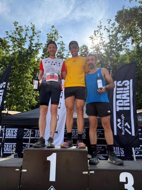 El menorquín Alex Urbina triunfa en la RunThrough Trails Girona