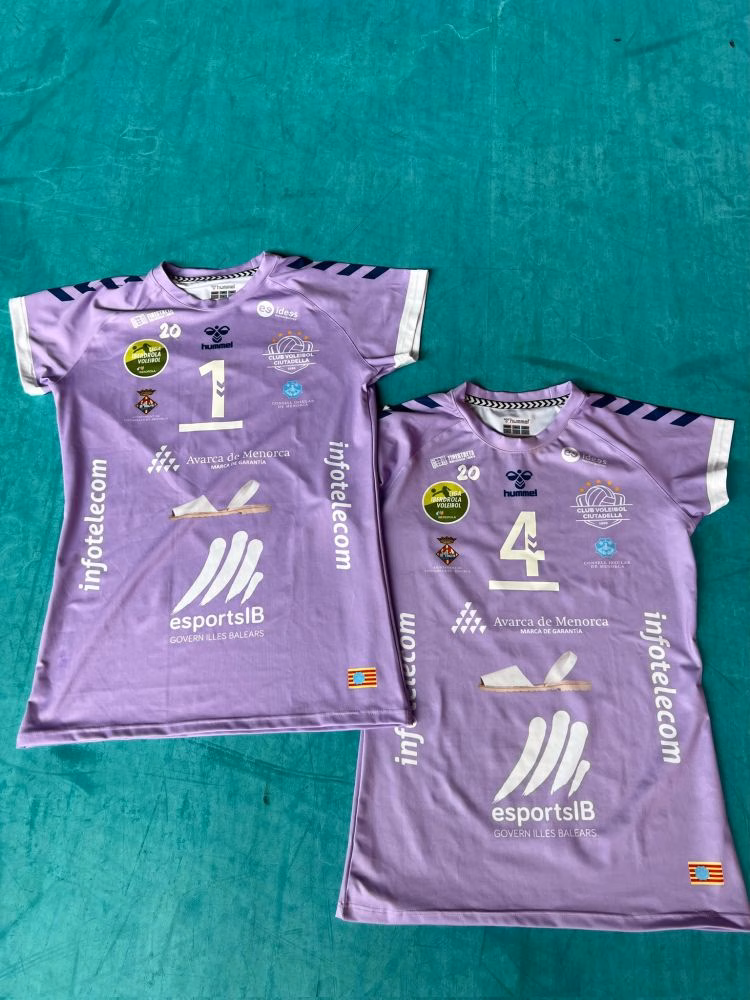 (Fotos) El Avarca luce una nueva equipación para conmemorar sus 20 temporadas en la Superliga