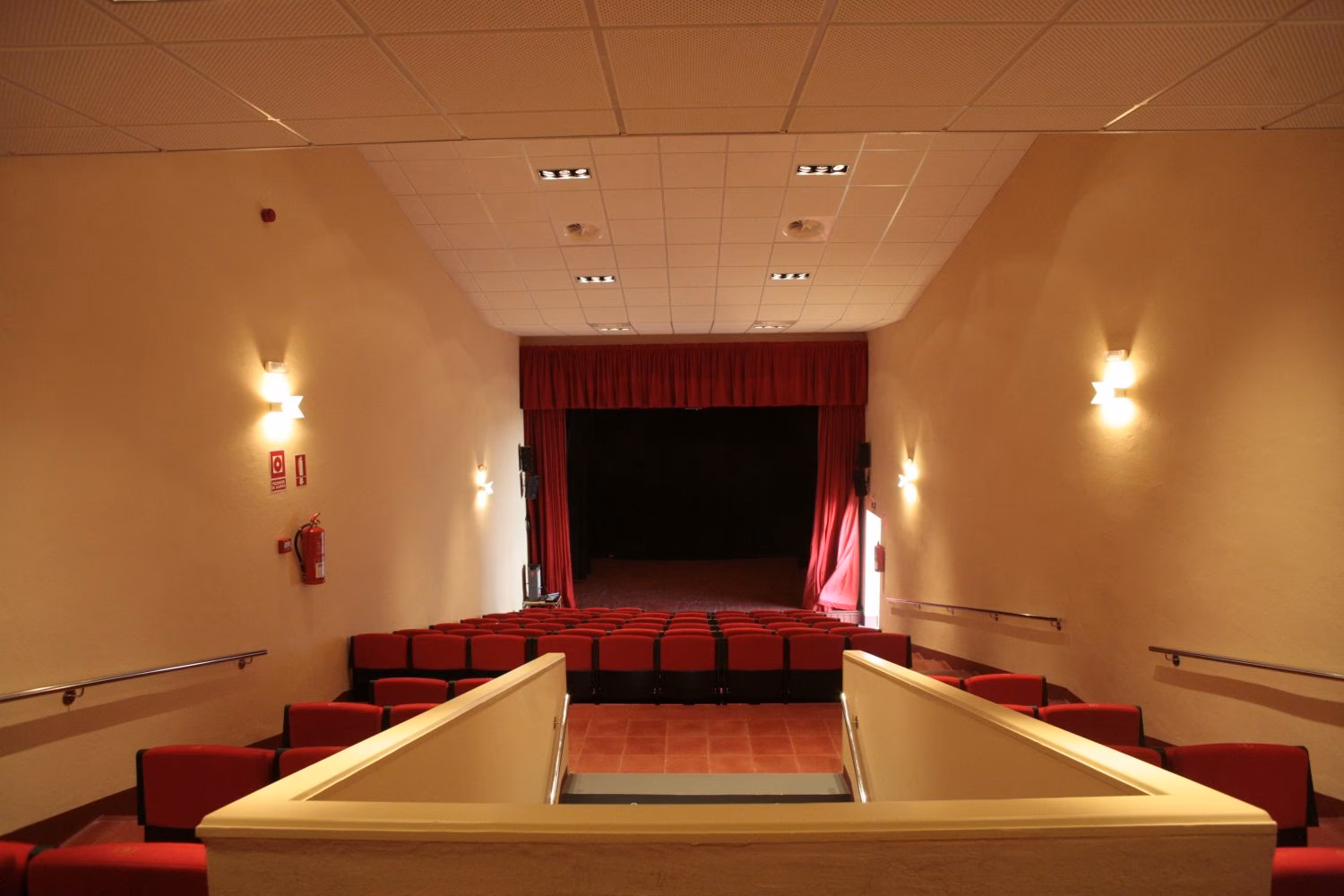 "Menorca Forever" transformará el Teatre de Fornells en un museo inmersivo del vino