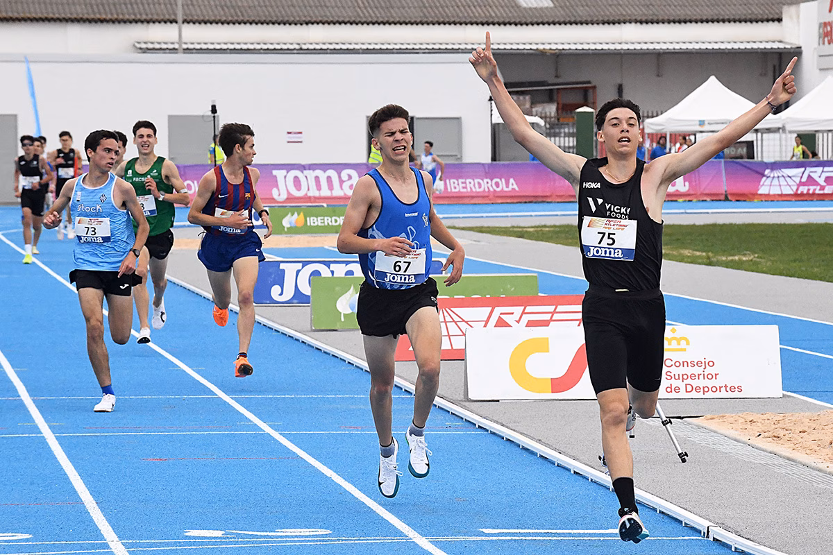 (Fotos) Idaira Prieto y Eduardo Menacho campeones absolutos de España de los 10000 metros en Maó