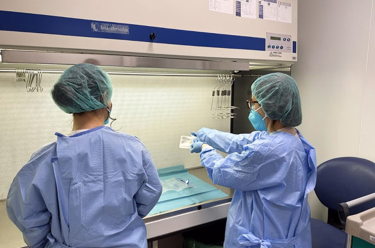 El Mateu Orfila invierte 422.000€ en una sala blanca para la preparación de medicamentos