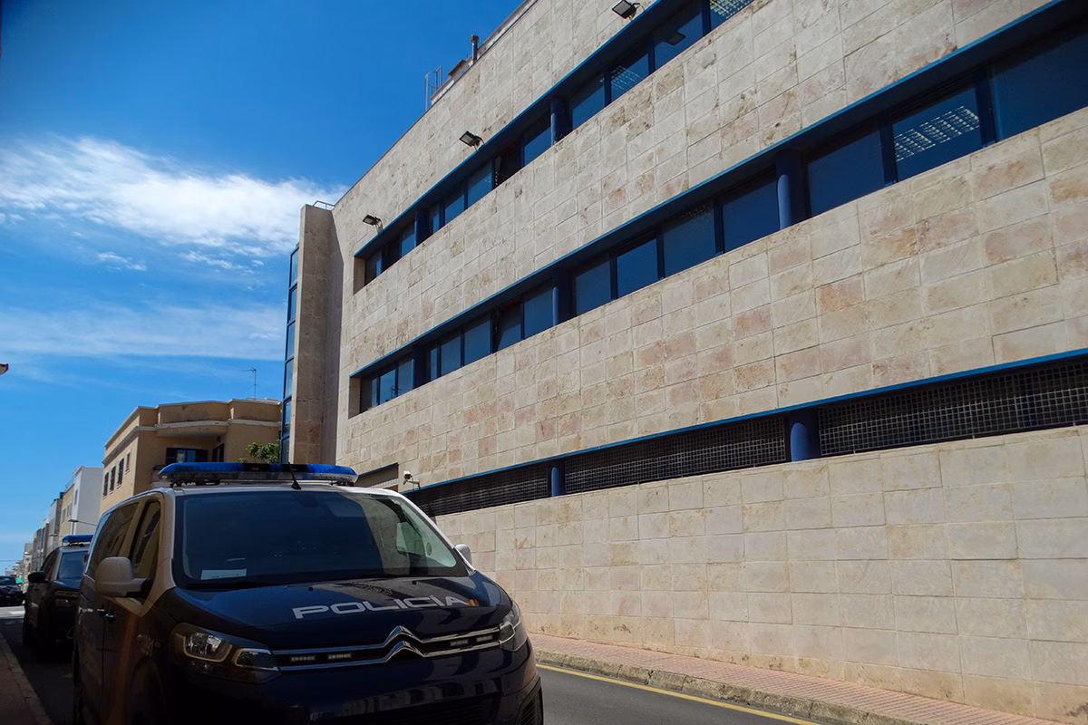 La Policía Nacional detiene a un hombre en Ciutadella por maltrato animal