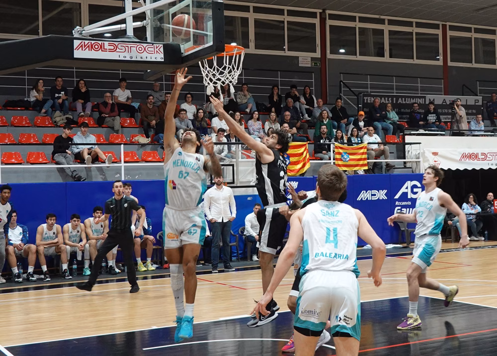 (Fotos)El Hestia Menorca hace los deberes y vence al Mollet