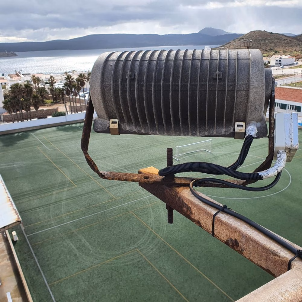 Es Mercadal renovará el campo de futbol 'Las Arenas' de Fornells