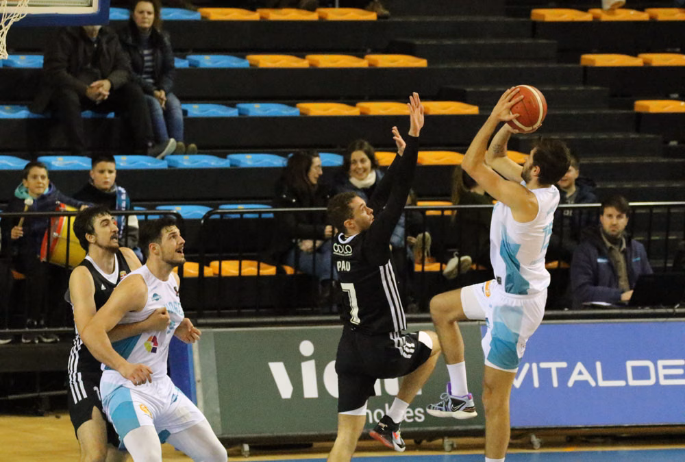 (Fotos) Pol Molins guía al Hestia Menorca a la victoria