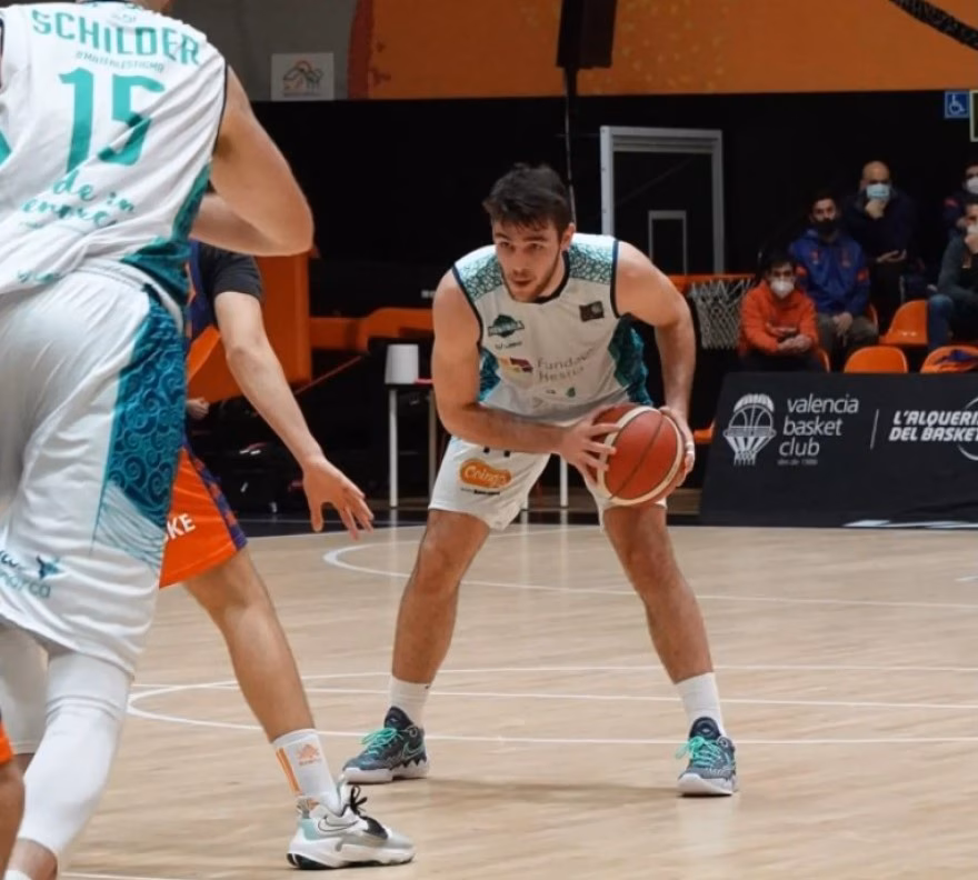 El Hestia Menorca formaliza su inscripción en LEB Plata