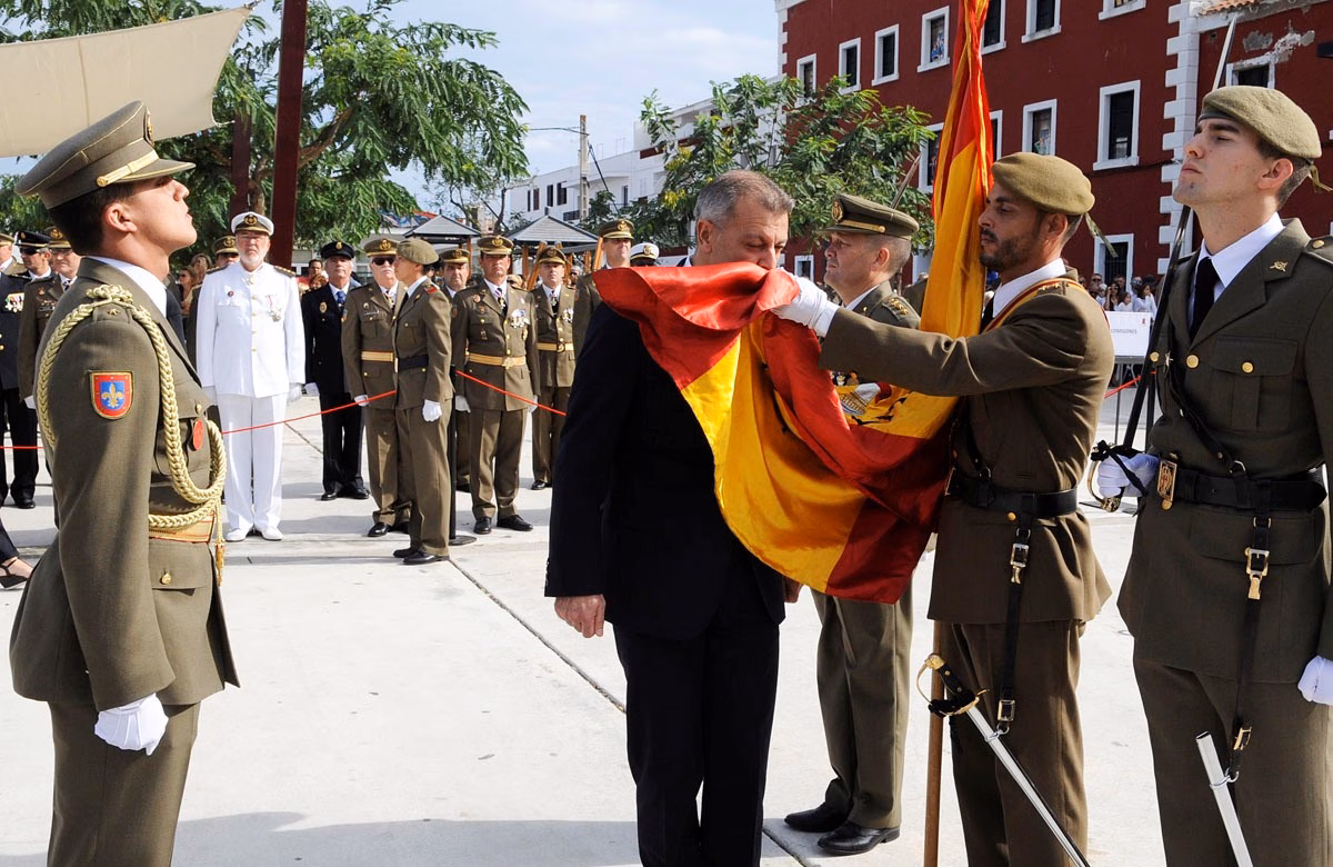 Maó celebrará este sábado una Jura de Bandera por los tres aniversarios de La Mola