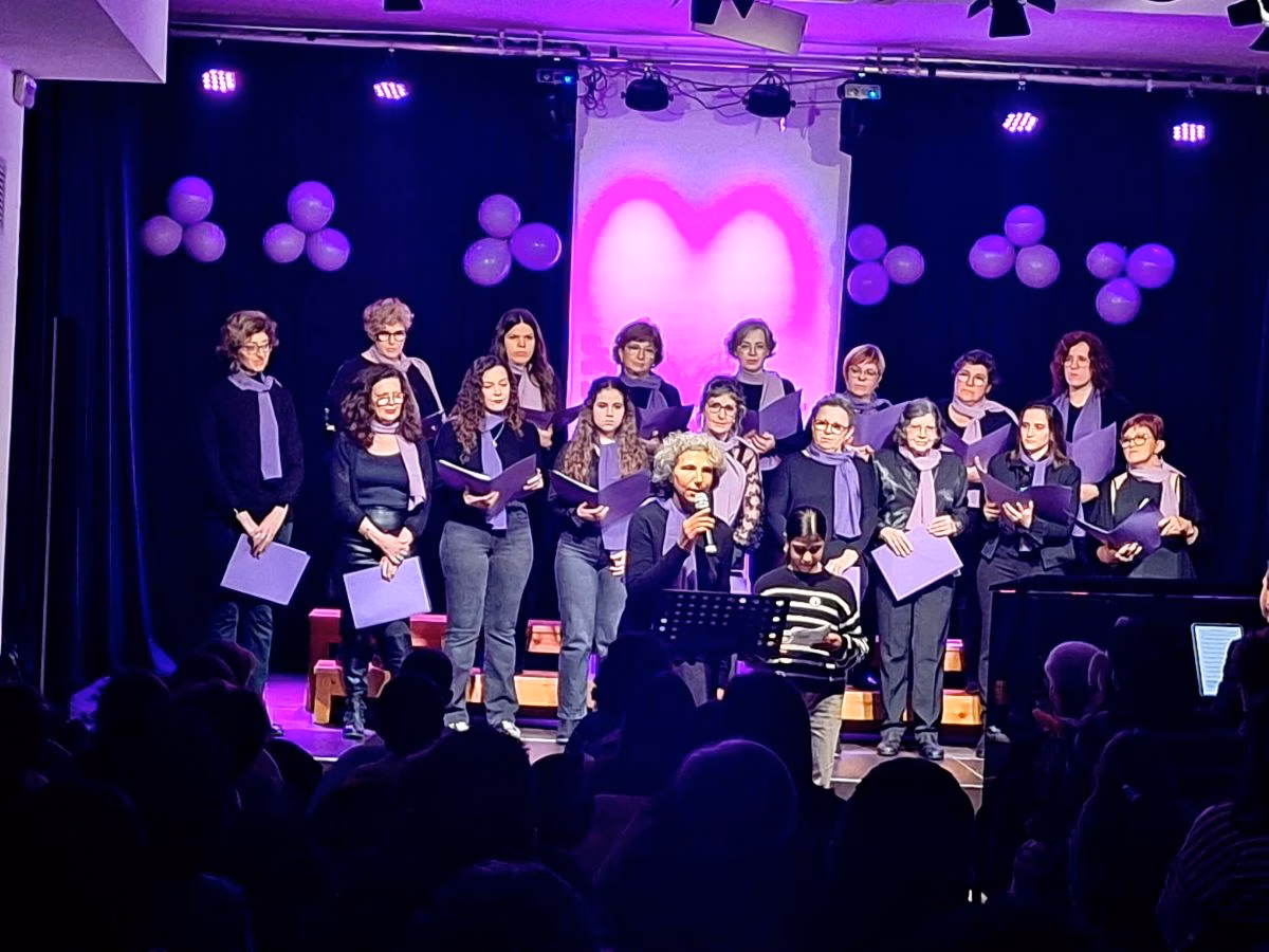 Éxito del espectáculo poético y musical 'Juntes' en Es Migjorn Gran