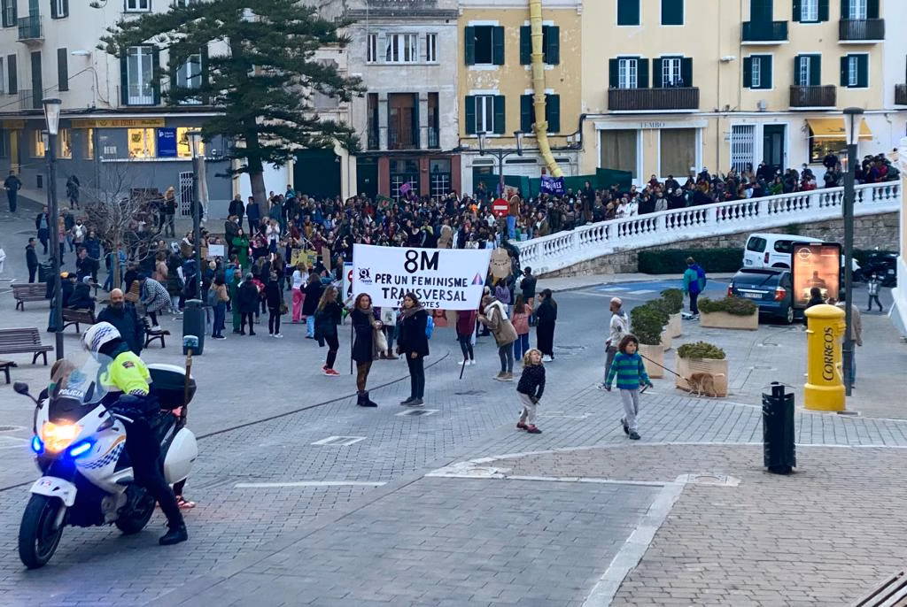 Menorca sale a la calle por un feminismo transversal