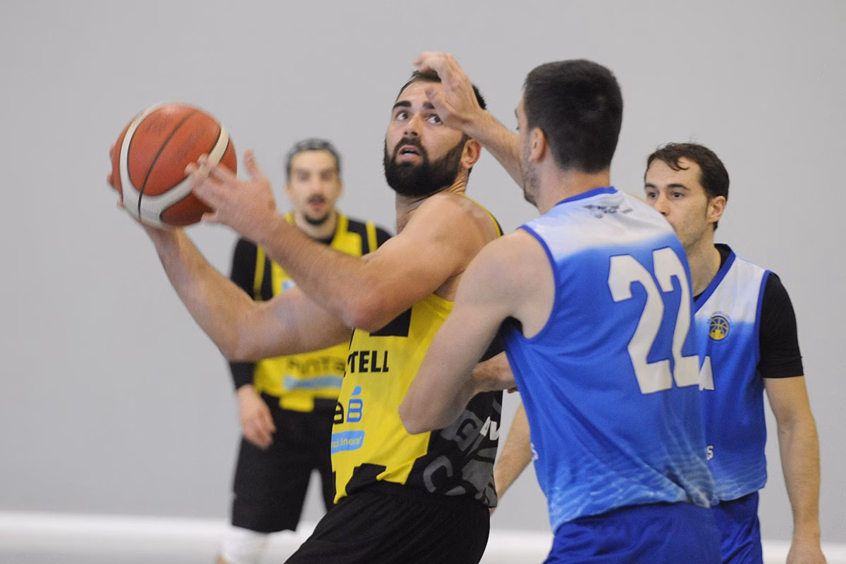 (Fotos) El Pinta B se lleva la victoria ante el potente Castelldefels