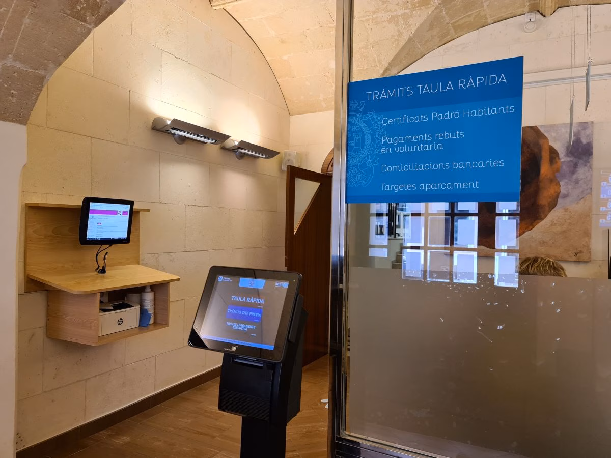 Maó reanuda la atención presencial en la Oficina de Atención al Ciudadano