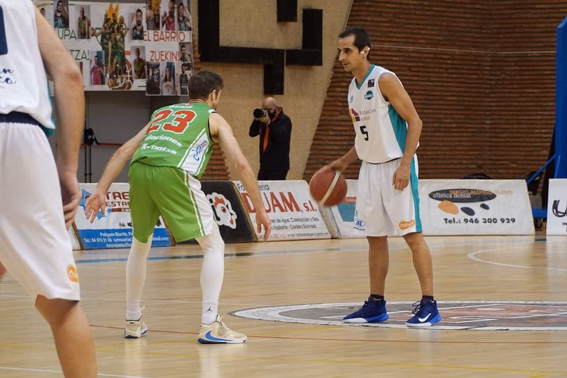 (Fotos) El Hestia Menorca desperdicia 20 puntos y deberá apelar a la épica de Bintaufa