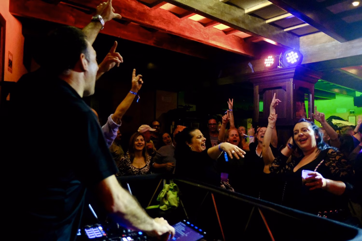(Fotos) Tardeo en Es Mercadal: música y diversión en el Saboy