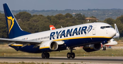 La Justicia suspende la sanción de Consumo a Ryanair por cobrar el equipaje de mano
