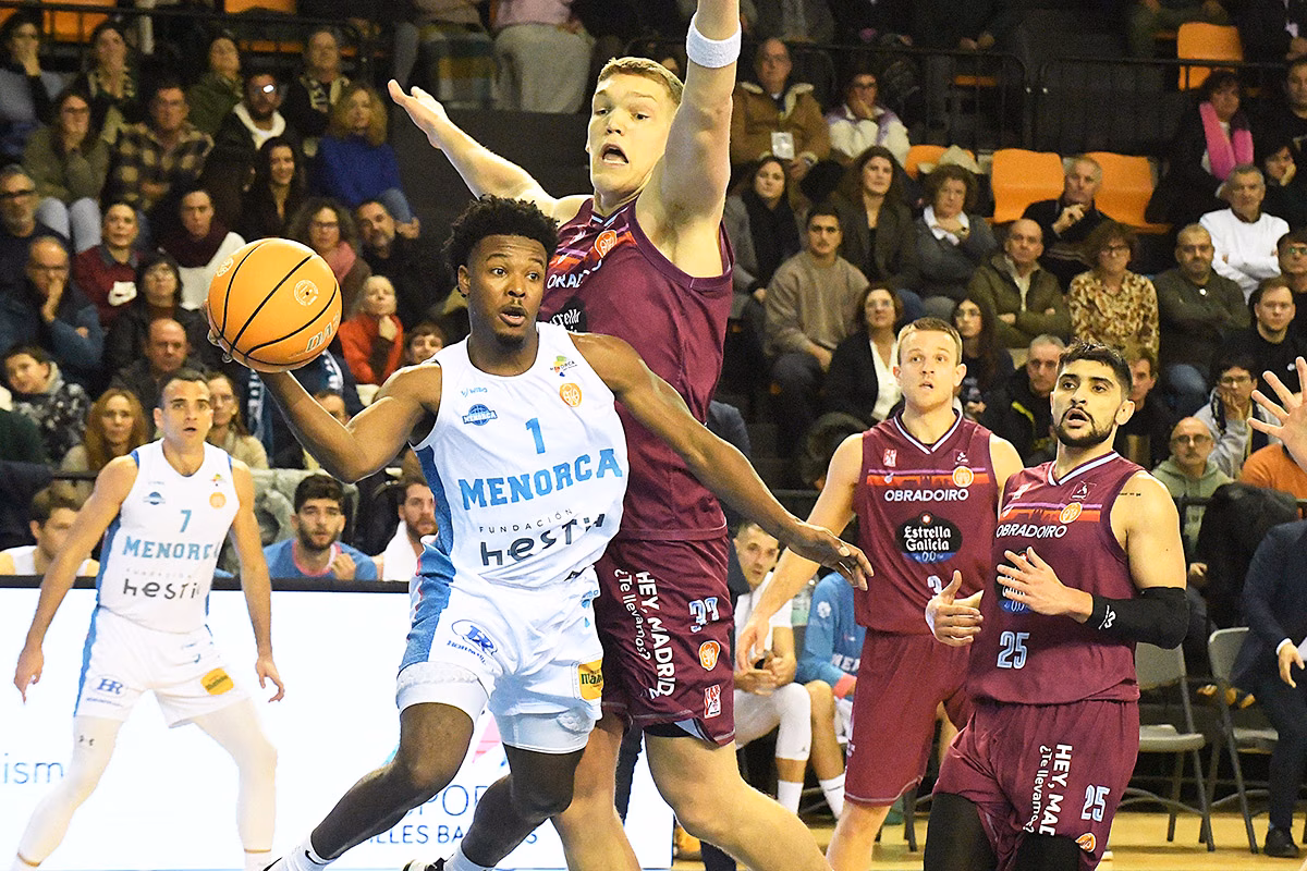 (Fotos) El Hestia Menorca cae con honores ante el Obradoiro