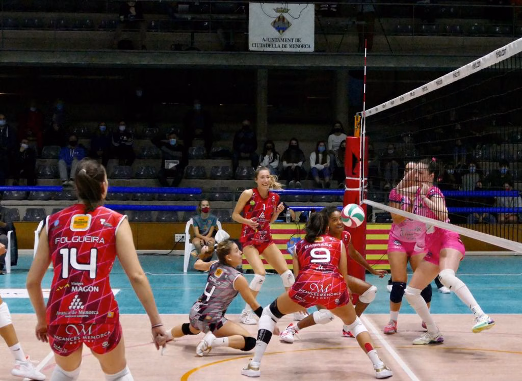 Sara Folgueira se mantiene en el siete ideal de la liga de voleibol