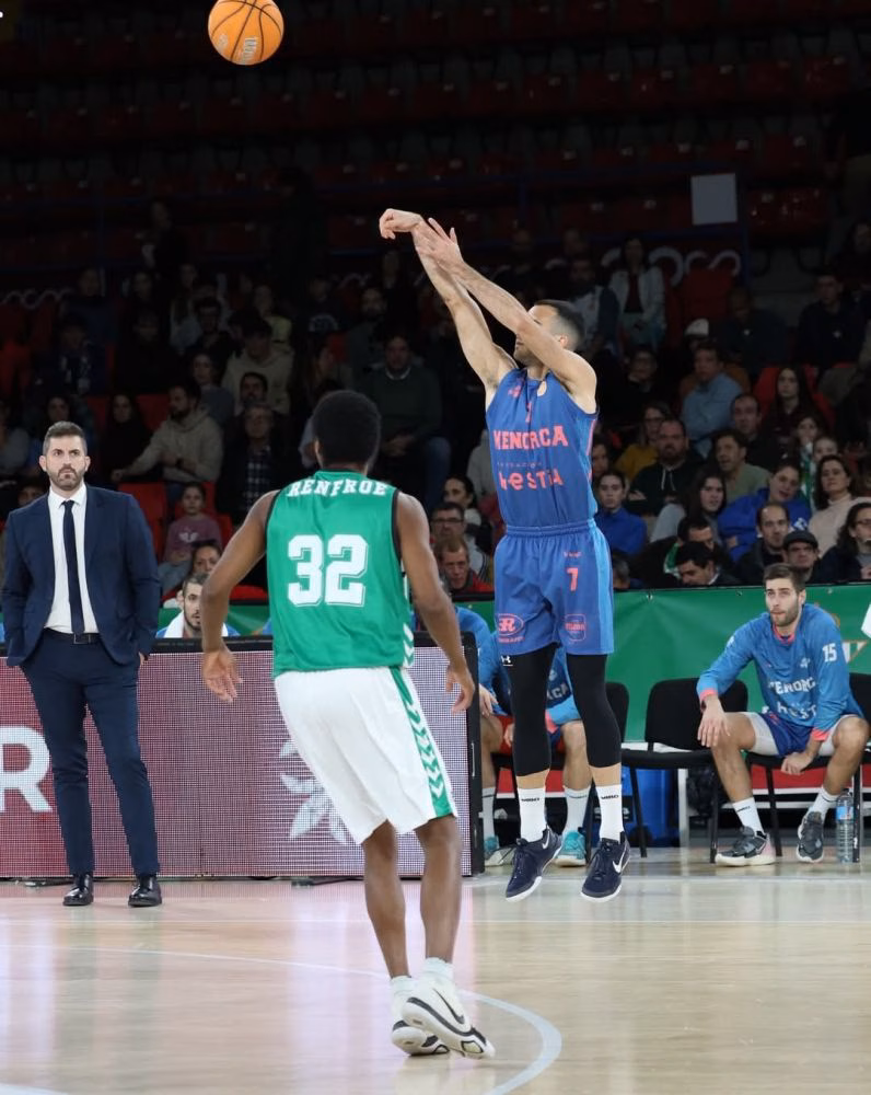 El Betis supera al Hestia Menorca con un recital desde el perímetro (89-65)