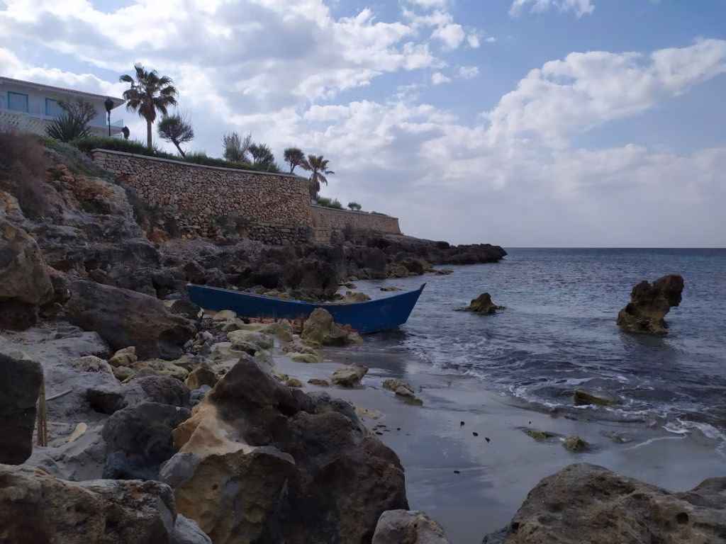 El Govern estudia pedir ayuda a Frontex para frenar la llegada de pateras