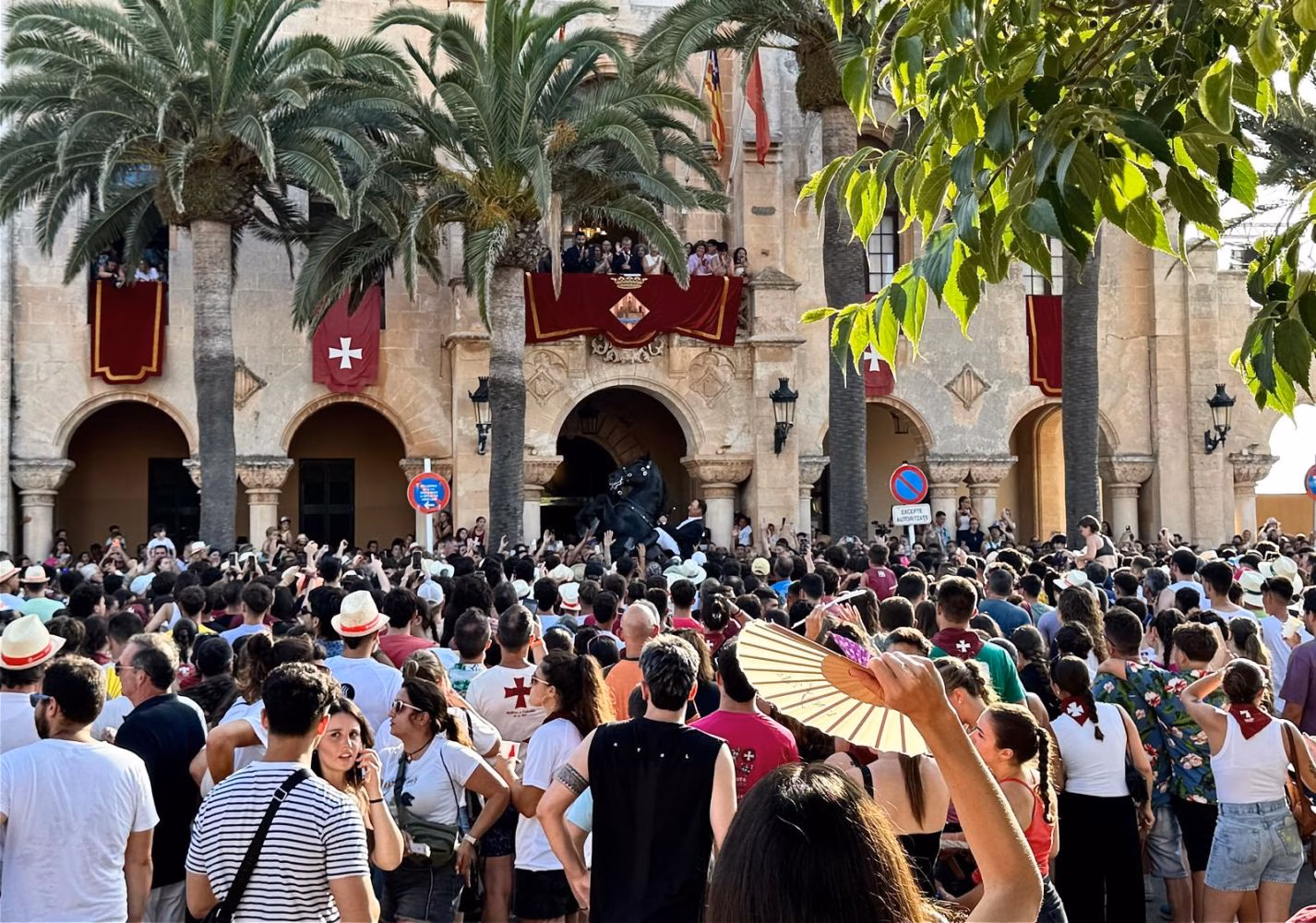 (Fotos y vídeos) "Ciutadellencs: Sant Joan és nostro"
