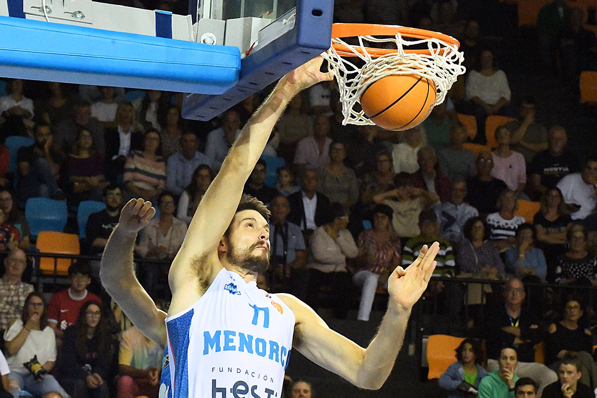El Hestia Menorca visita al colíder, San Pablo Burgos