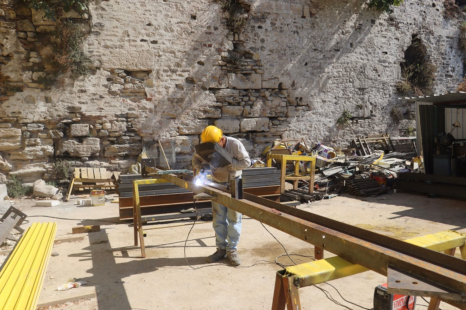 Un empleo con futuro en Menorca: el estudio de materiales