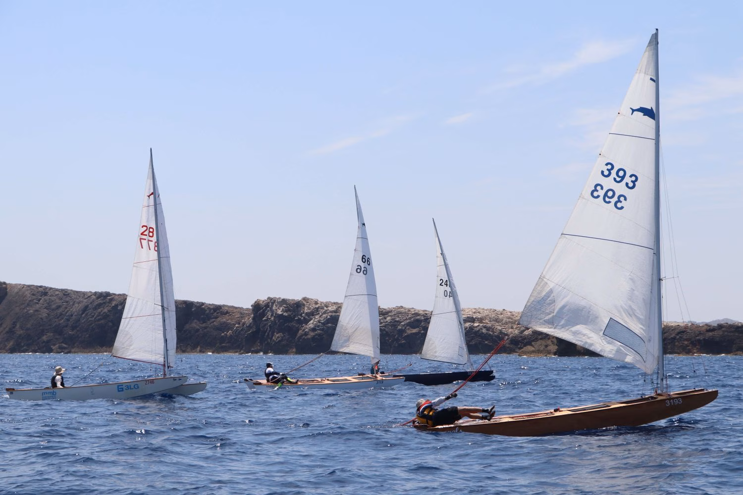 (Fotos) Poco viento en la segunda etapa de la Vuelta a Menorca en patín de vela
