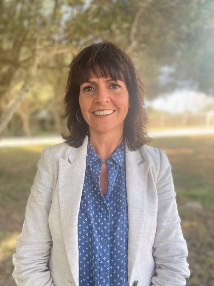 Vilafranca cesa temporalmente a la consellera Torrent para que pueda tomar posesión como funcionaria