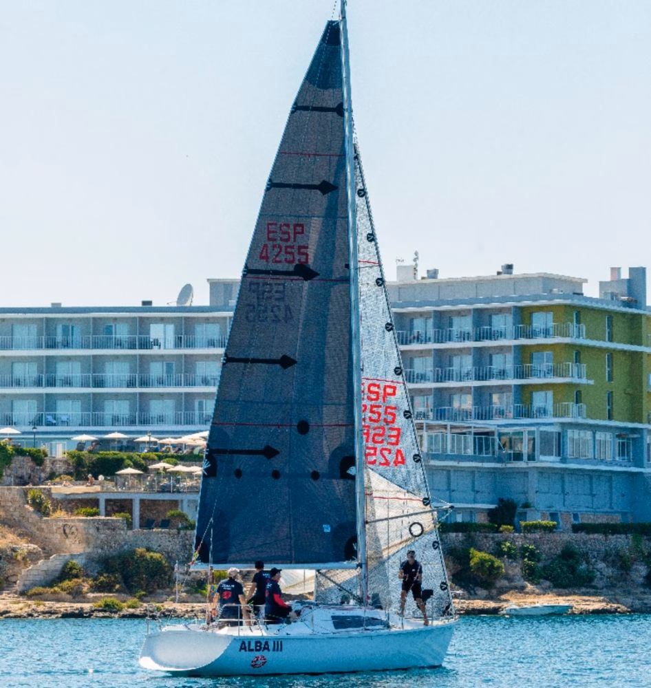 El "ALBA III" de Carlos Pons Vidal golpea primero en el Trofeo Pedro’s Boat