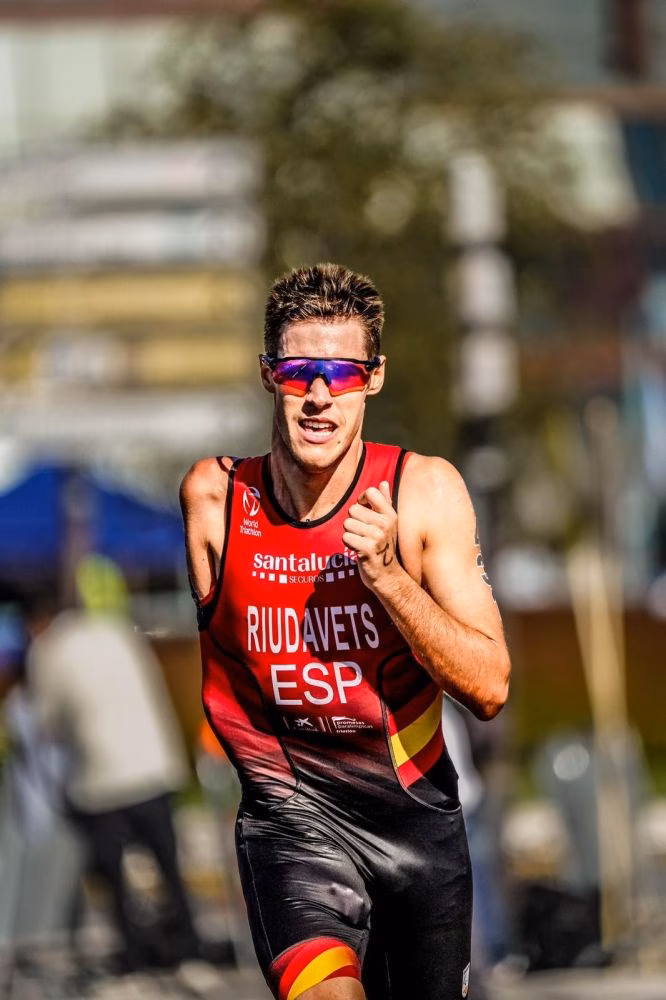 Nil Riudavets conquista el oro en el Campeonato de España de Triatlón Paralímpico