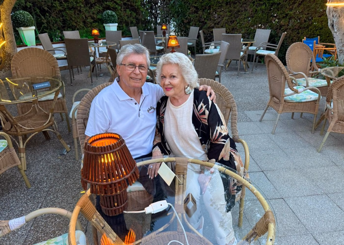 Relevo en el Aloha de Cala en Porter: Eduardo y Manoli se jubilan