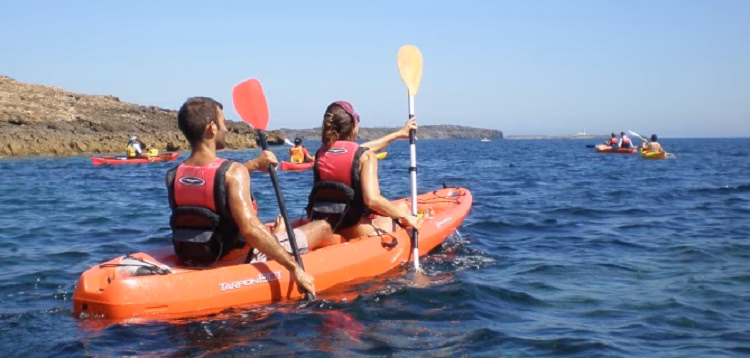 ¿Te apetece recorrer la Albufera des Grau en kayak?
