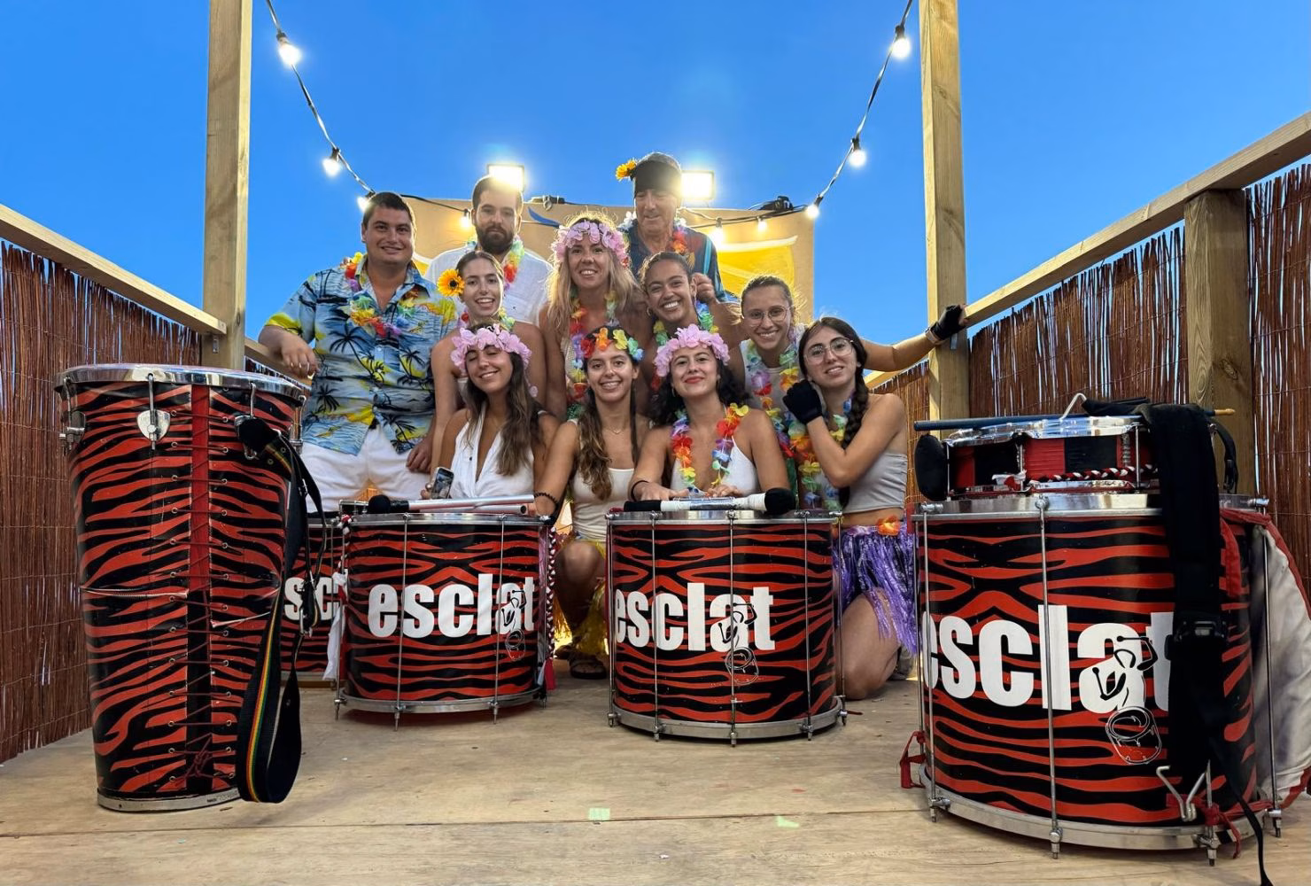 (Fotos) Sant Lluís se llena de color y diversión con su desfile de carrozas