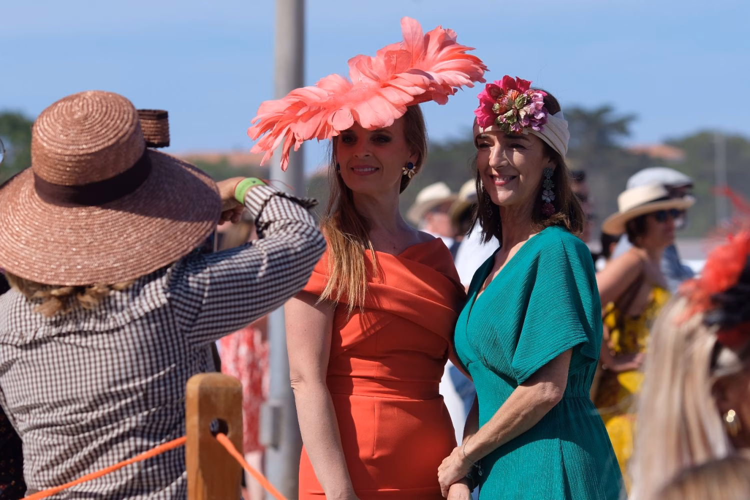 (Fotos) La elegancia toma el hipódromo de Maó