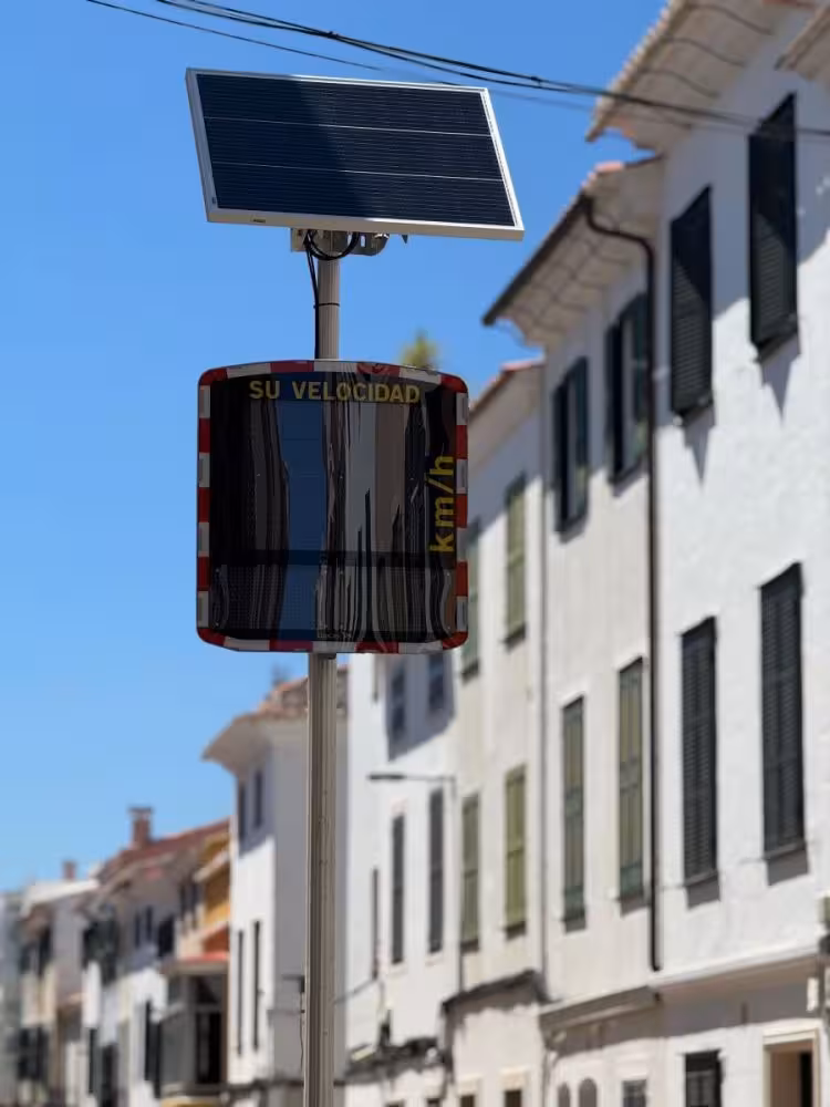 Maó instala cinco radares pedagógicos más