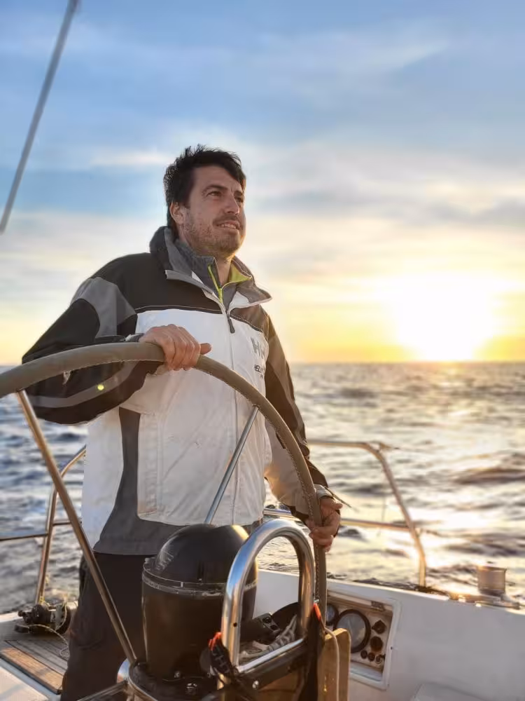 (Fotos) Tres deportistas náuticos de Fornells serán los pregoneros de Sant Antoni 2025