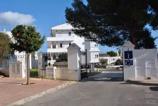 El sector social de Menorca pide más seguridad y recursos tras el asesinato de una educadora en Badajoz