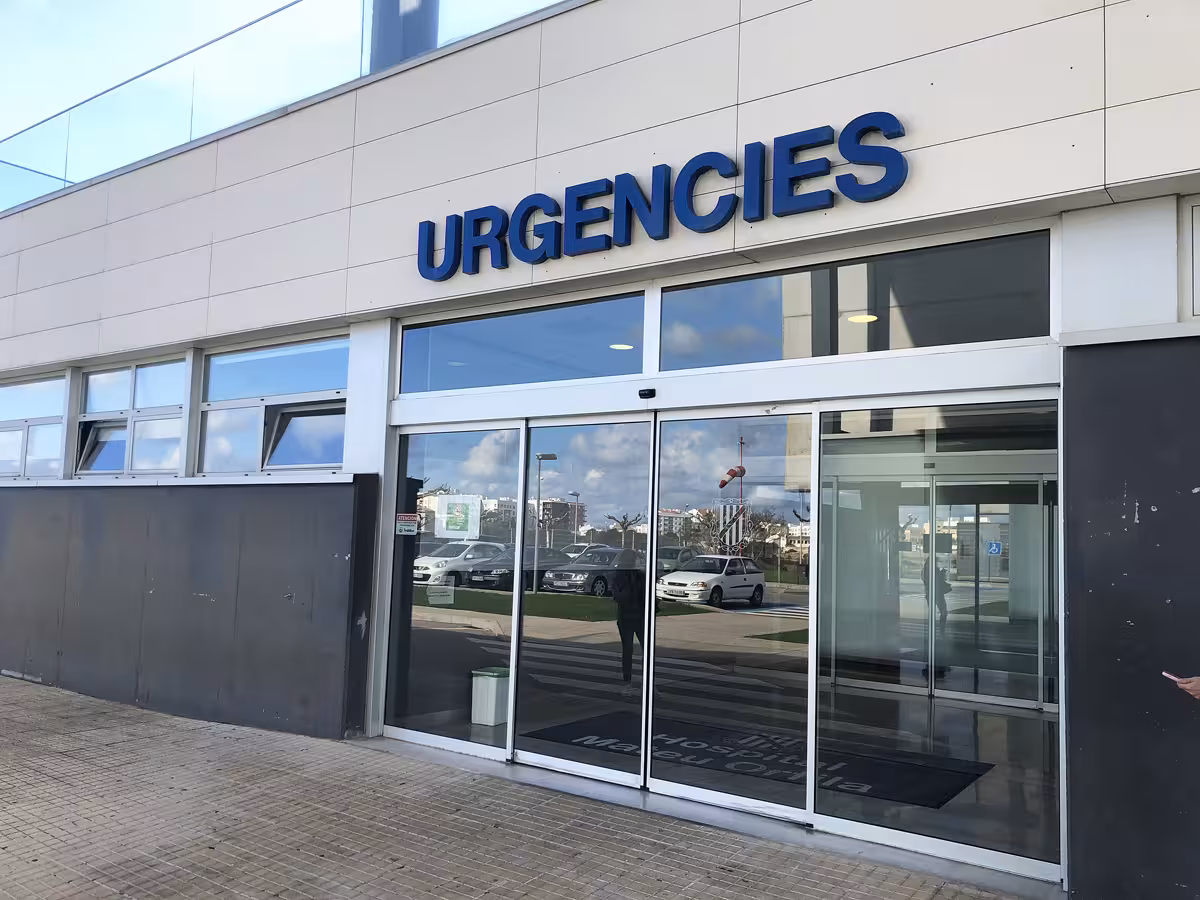 Accidente en Alaior: una de las mujeres ingresa en la UCI en estado grave