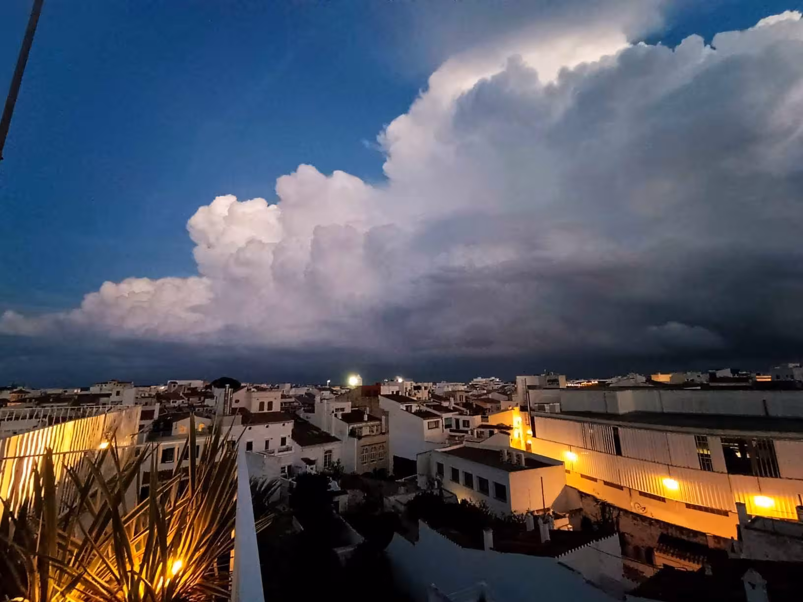 Las lluvias dejan 19 litros en el Aeropuerto de Menorca: se mantiene la alerta por tormentas este jueves