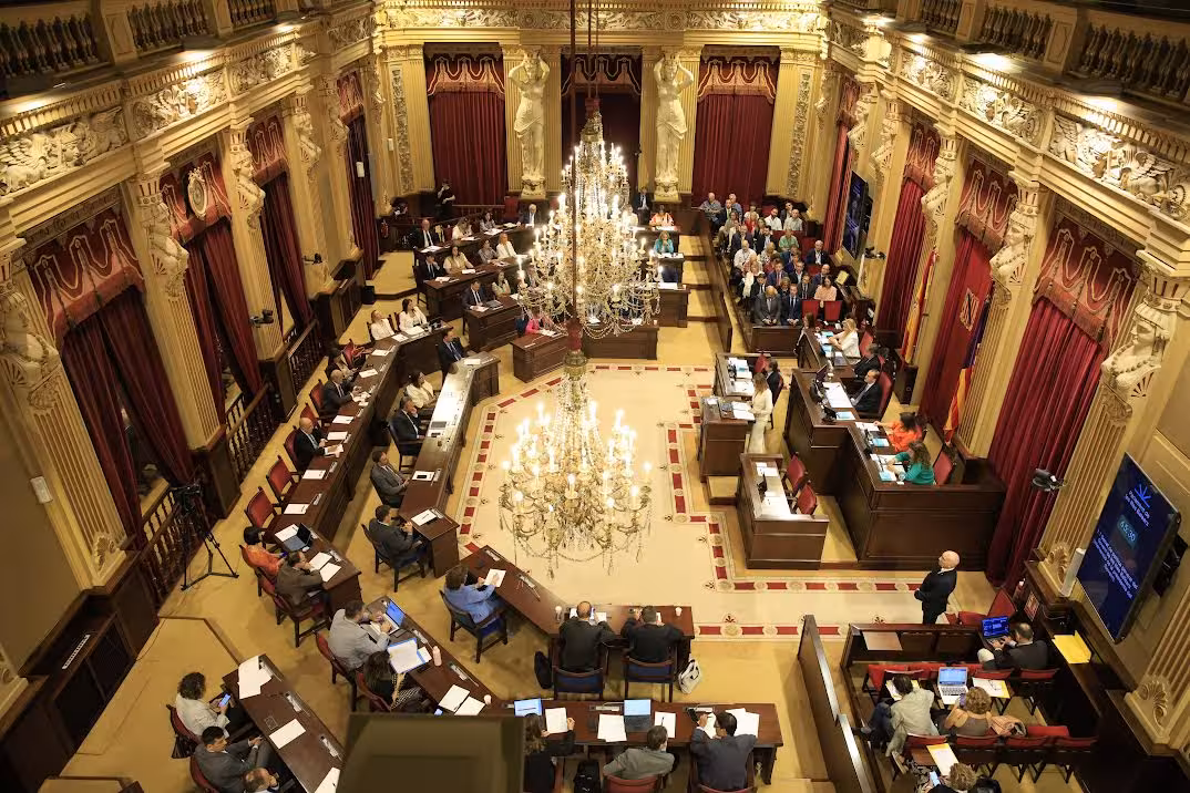 El Govern aprobará antes del verano un decreto ley para combatir la congestión turística