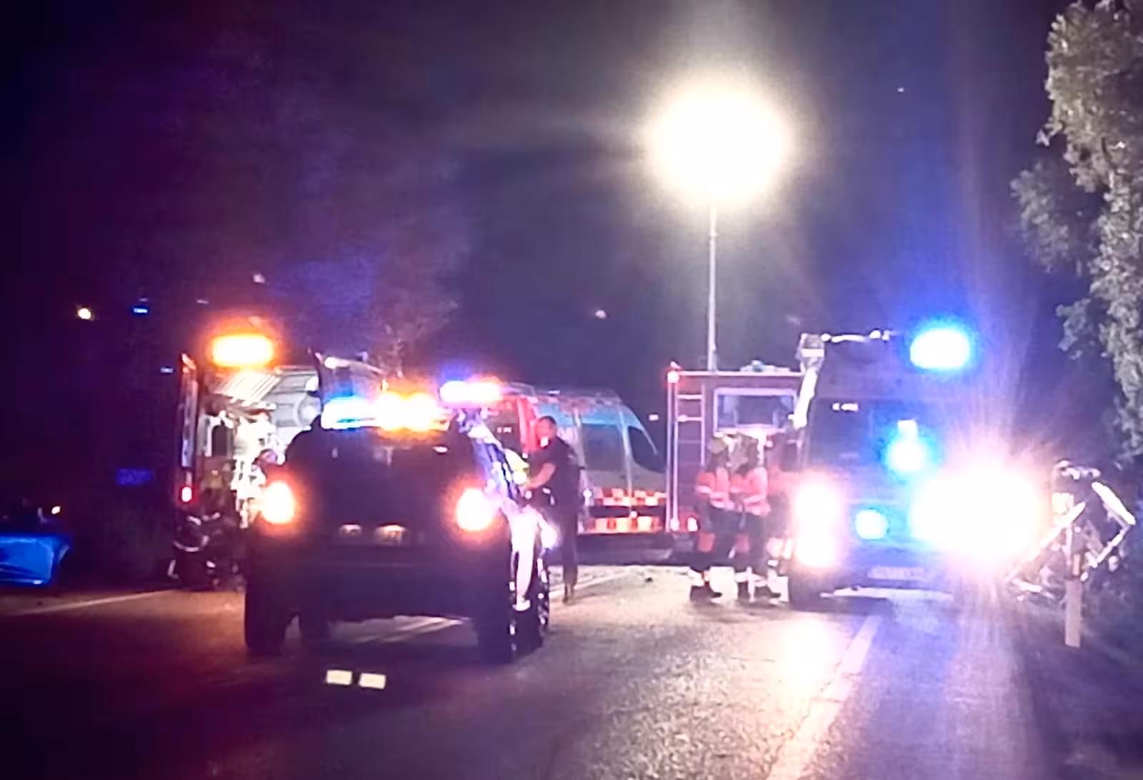 (Actualización) Dos fallecidos y dos heridos en un fatal accidente en la carretera general