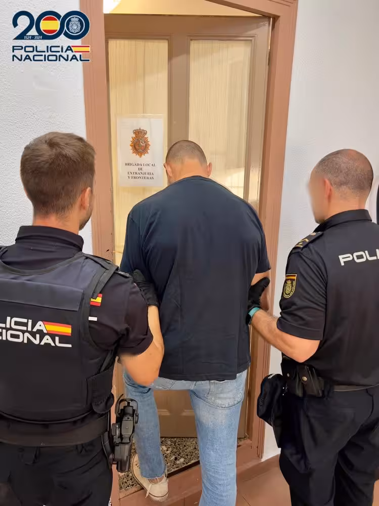 Dos detenidos en el aeropuerto de Menorca por intentar viajar con pasaportes falsos