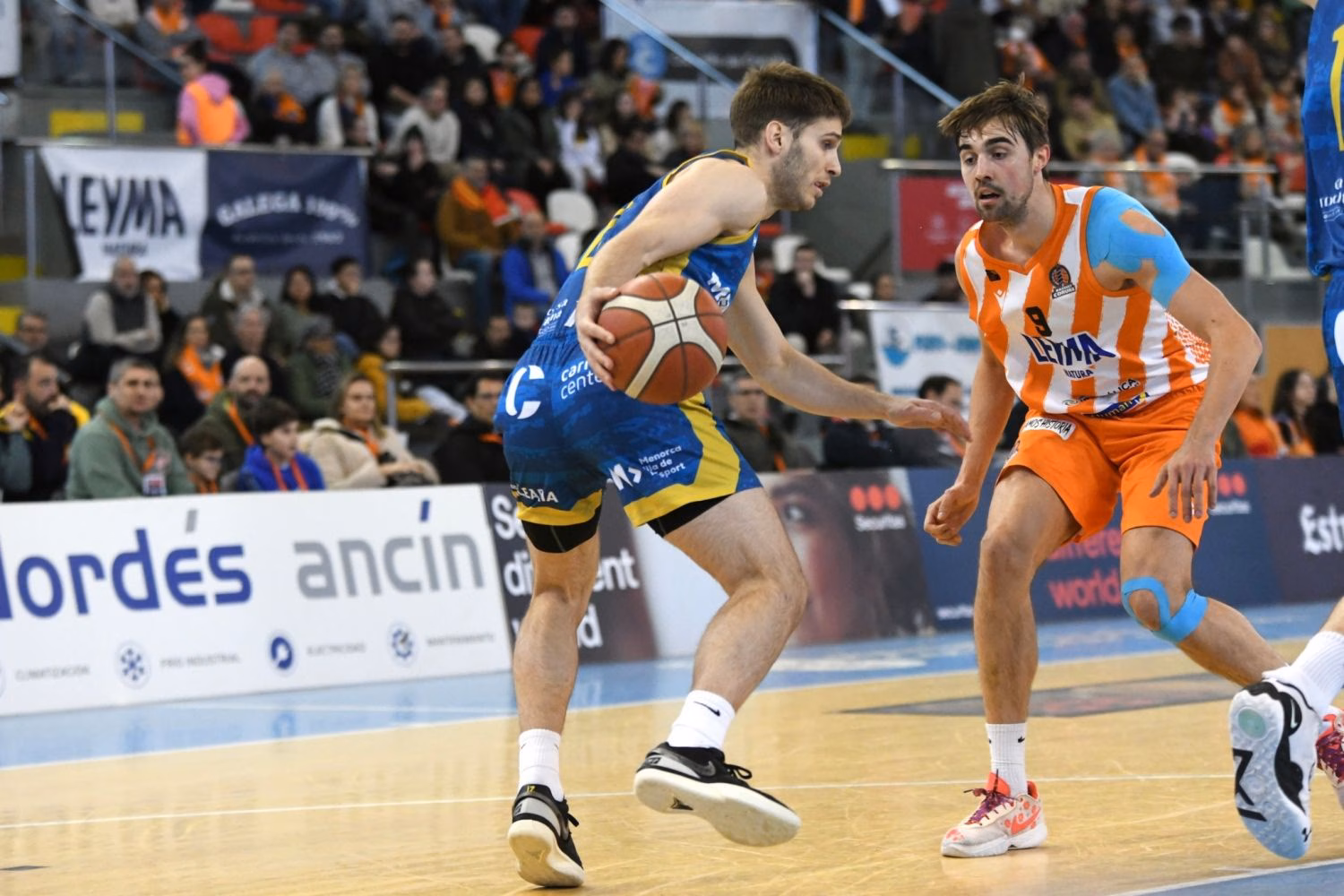 El Hestia Menorca sucumbe ante un gran Leyma Coruña