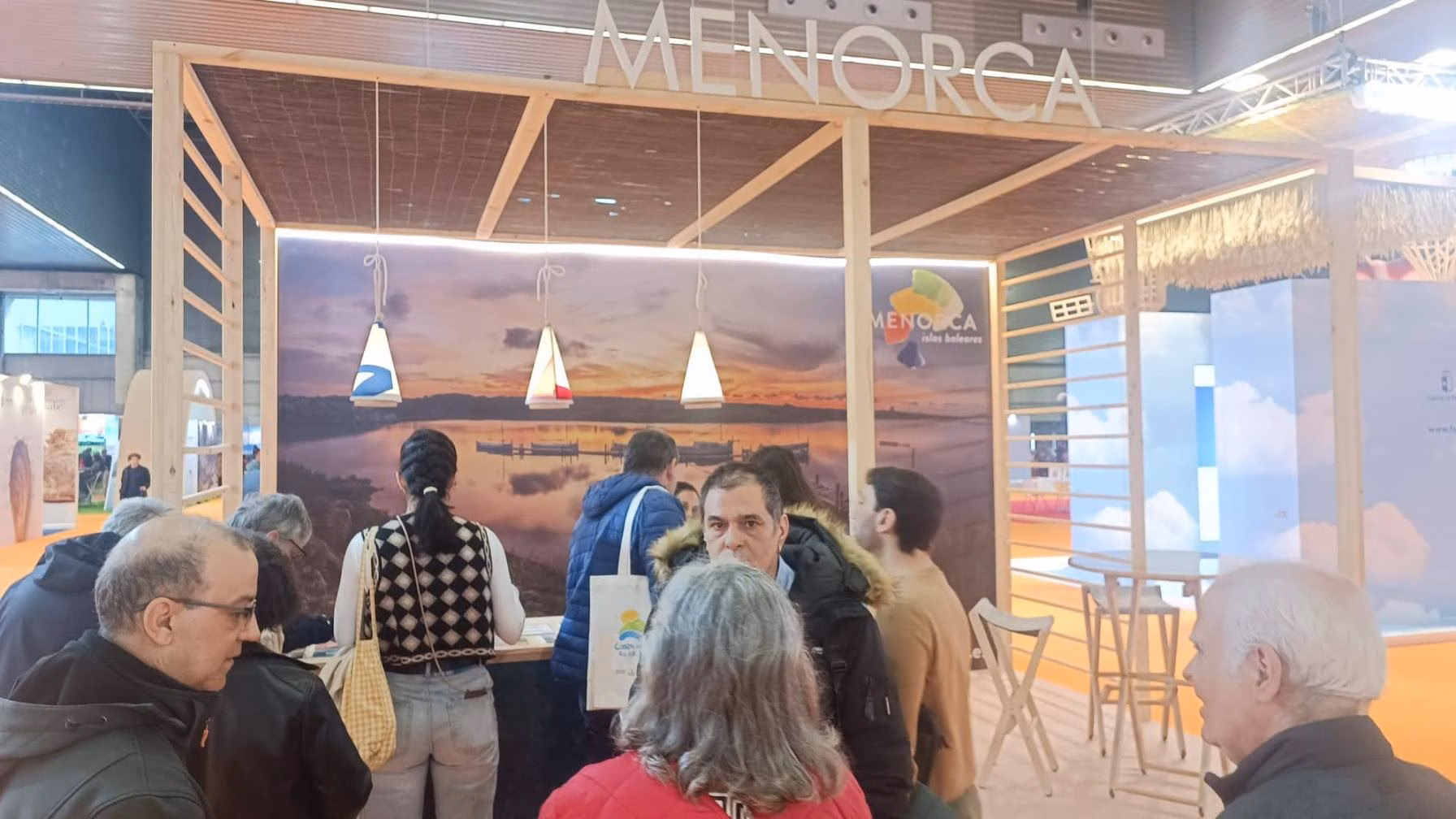 El Camí de Cavalls genera gran interés en la feria Expovacaciones