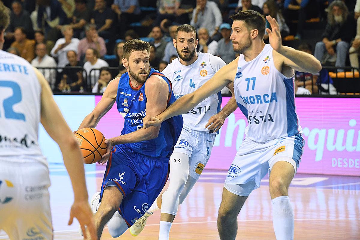 Víctor Arteaga no seguirá en el Hestia Menorca